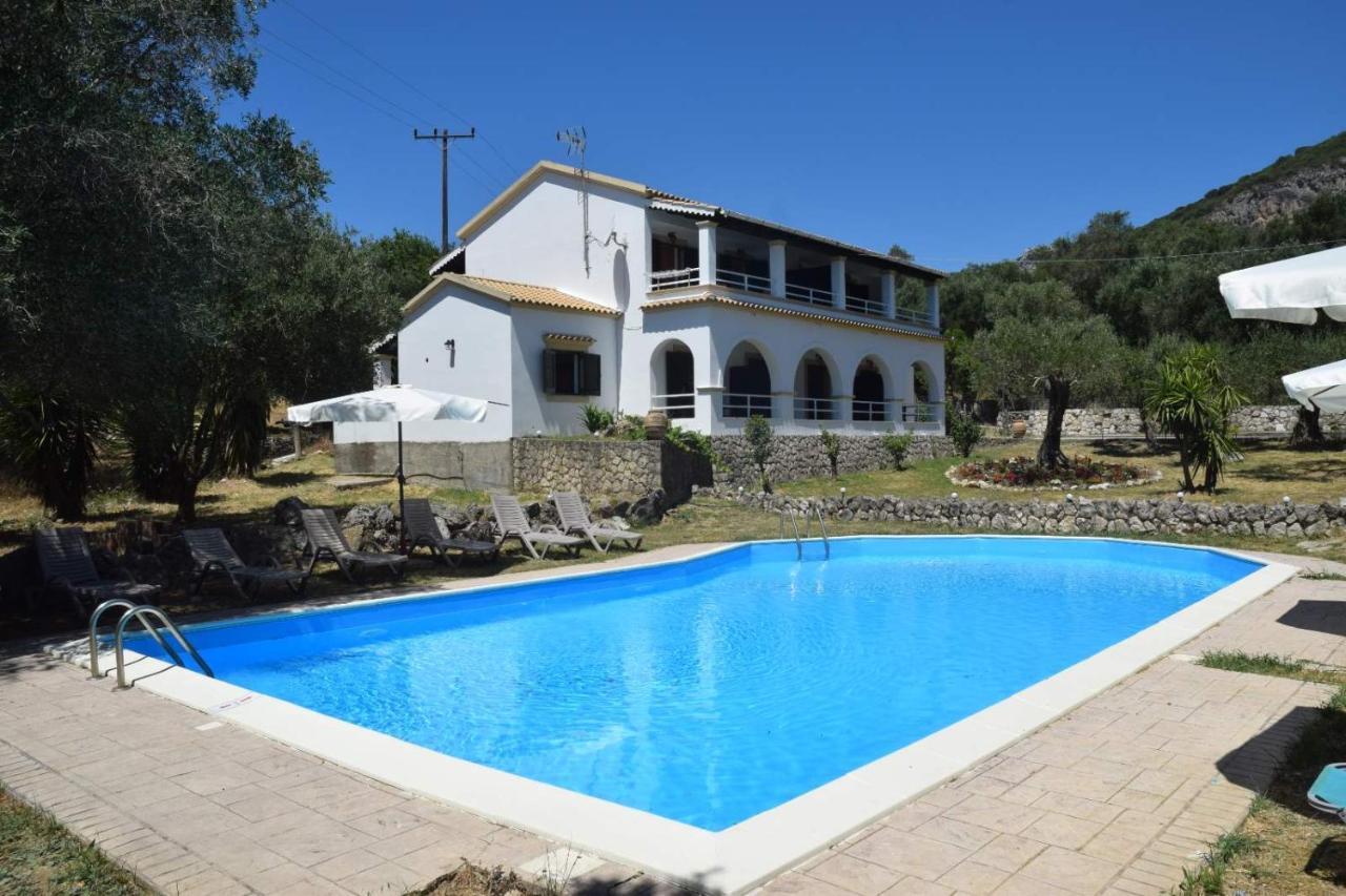 Villa Eirini By Hotelius Liapades Exteriör bild